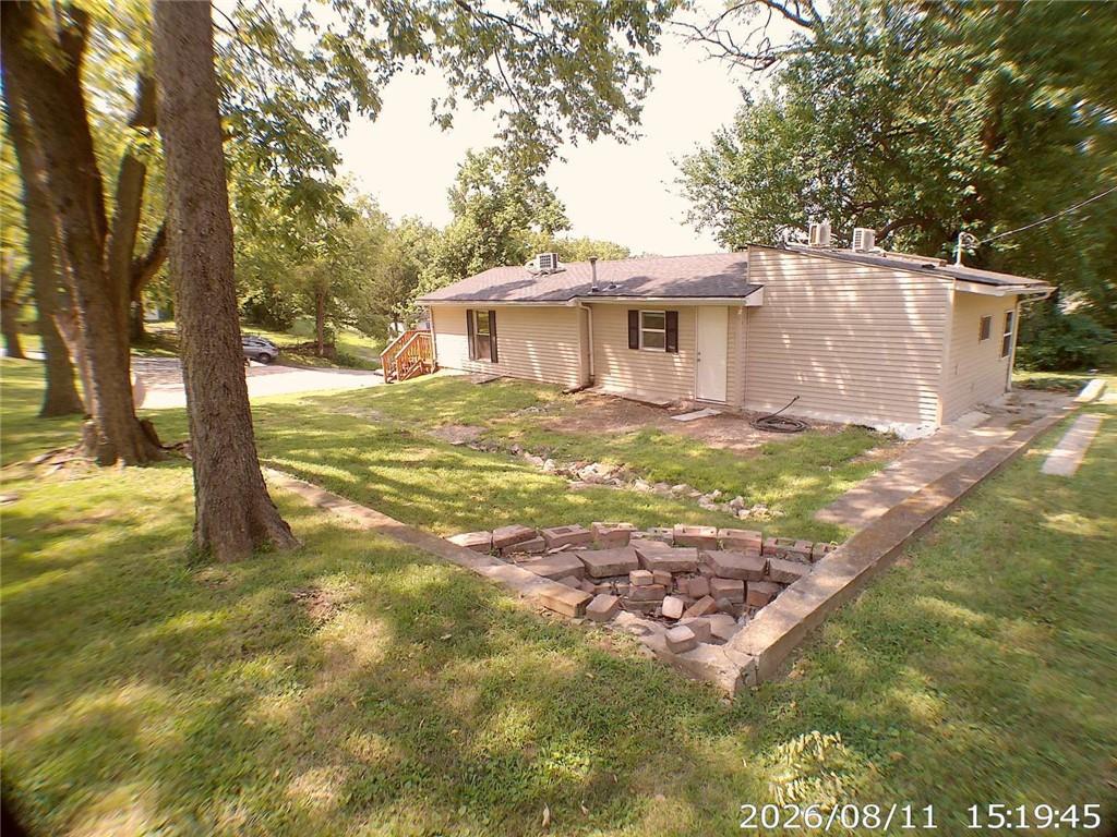 11406 E 10th Street Property Photo 4