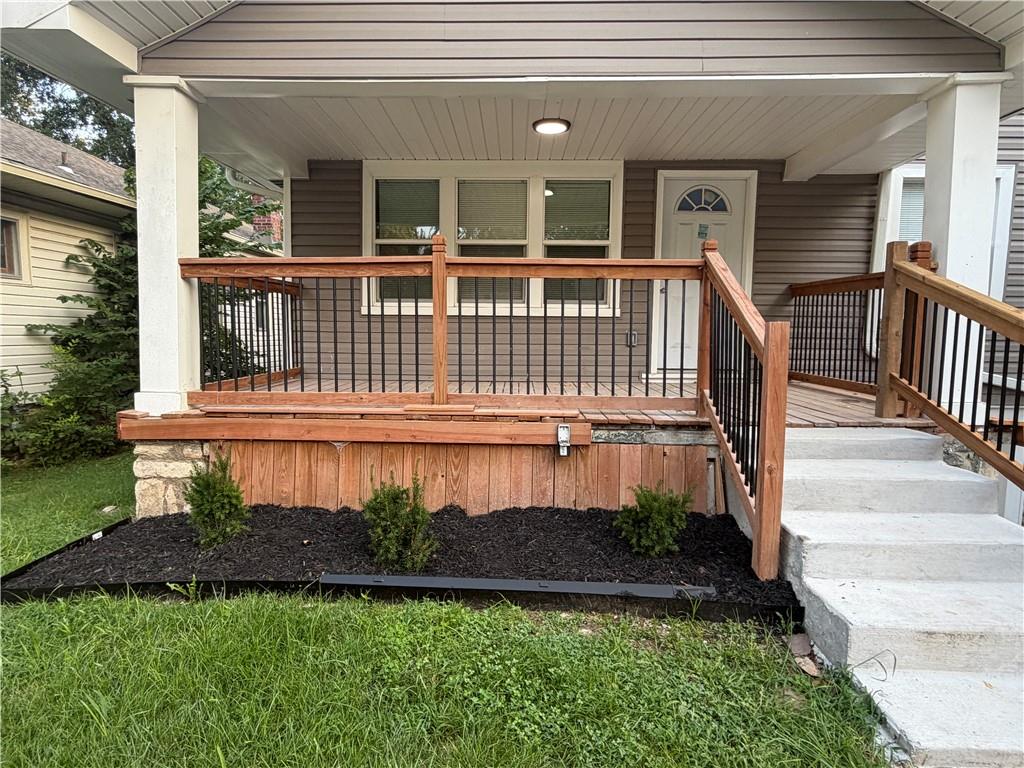 1849 E 68th Terrace Property Photo 1