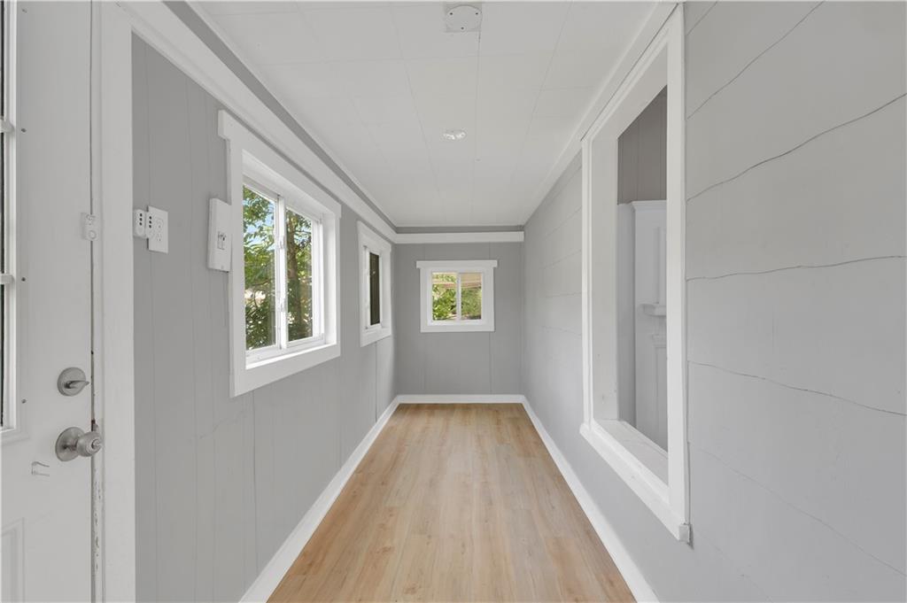 2425 Jackson Avenue Property Photo 3