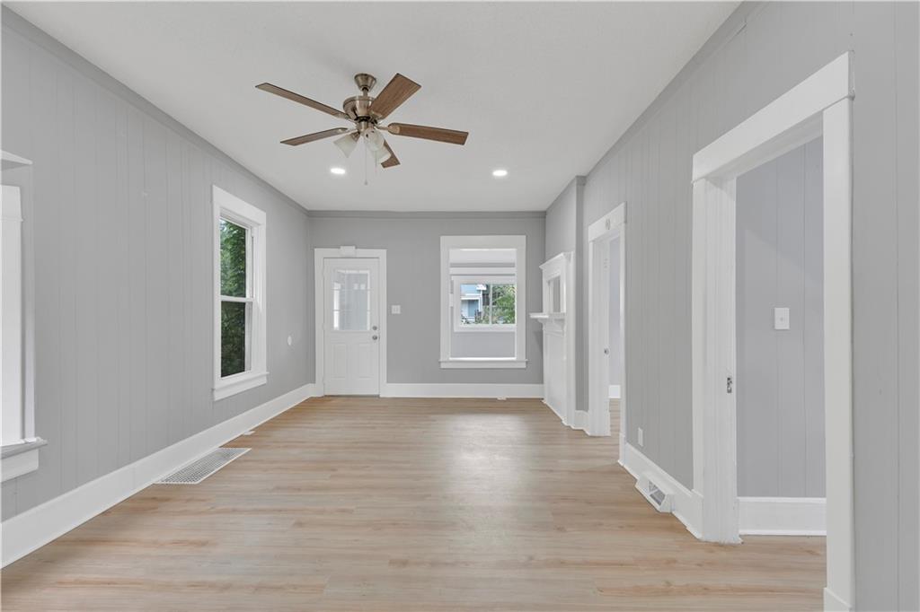 2425 Jackson Avenue Property Photo 4