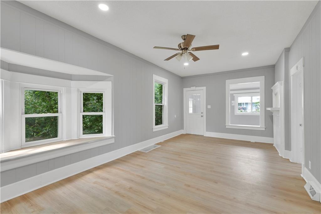 2425 Jackson Avenue Property Photo 5