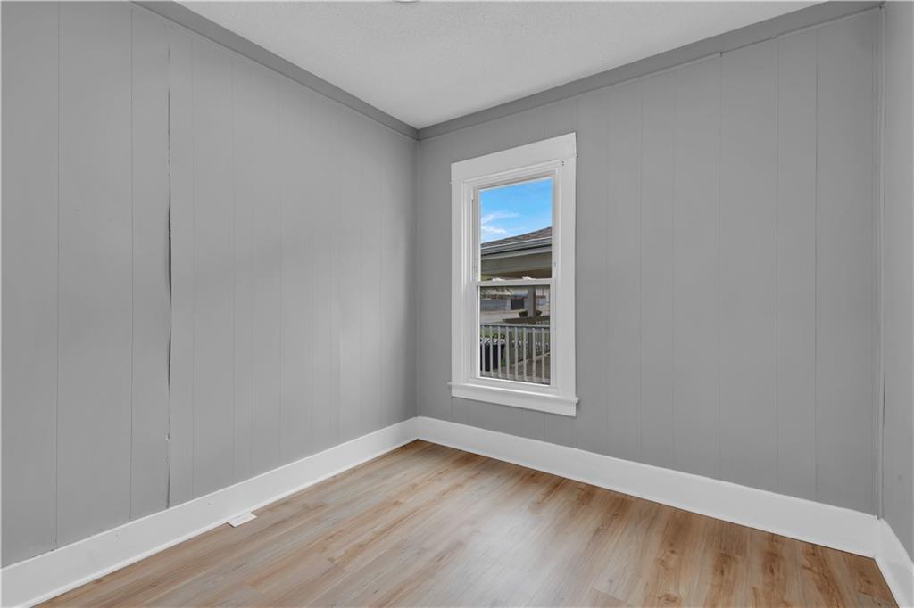 2425 Jackson Avenue Property Photo 10