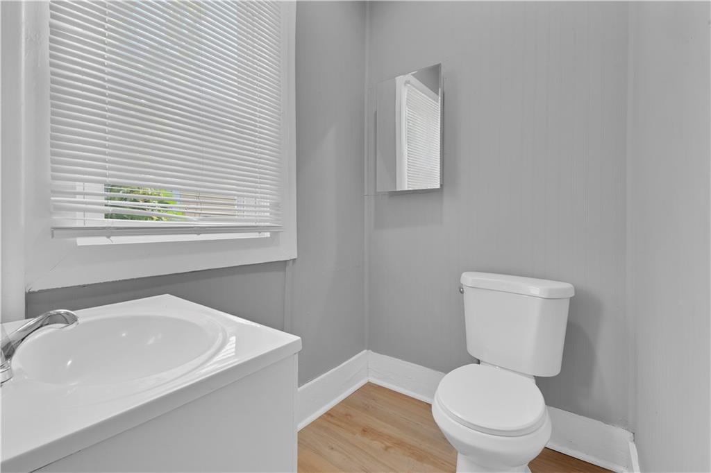 2425 Jackson Avenue Property Photo 11