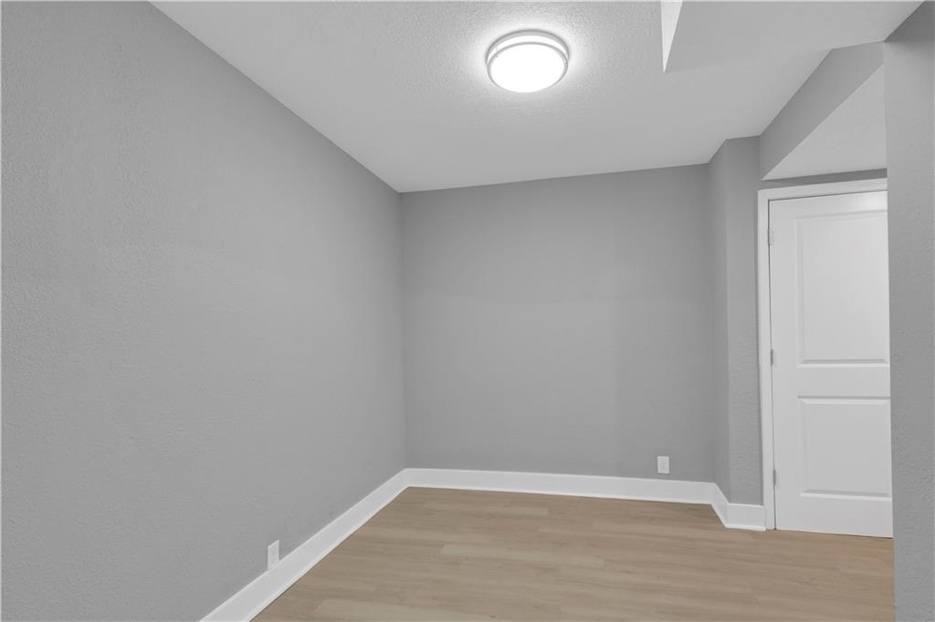 2425 Jackson Avenue Property Photo 14