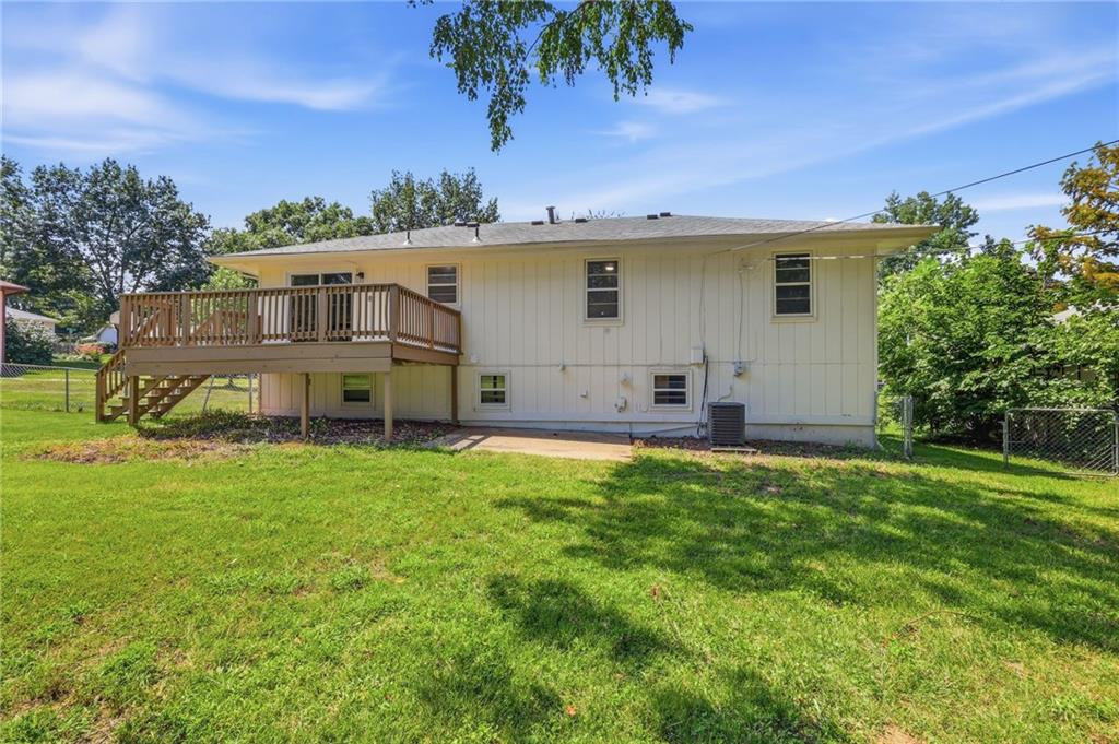 8815 N Grand Avenue Property Photo 27