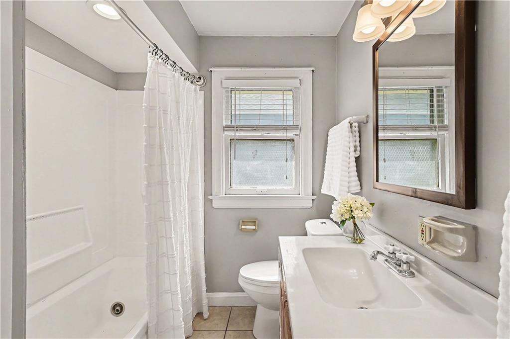 728 E 63rd Terrace Property Photo 11