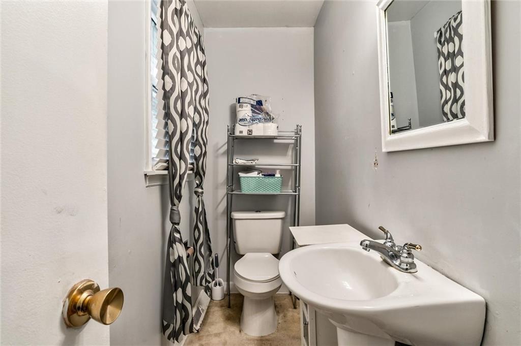 212 N 81st Terrace Property Photo 14