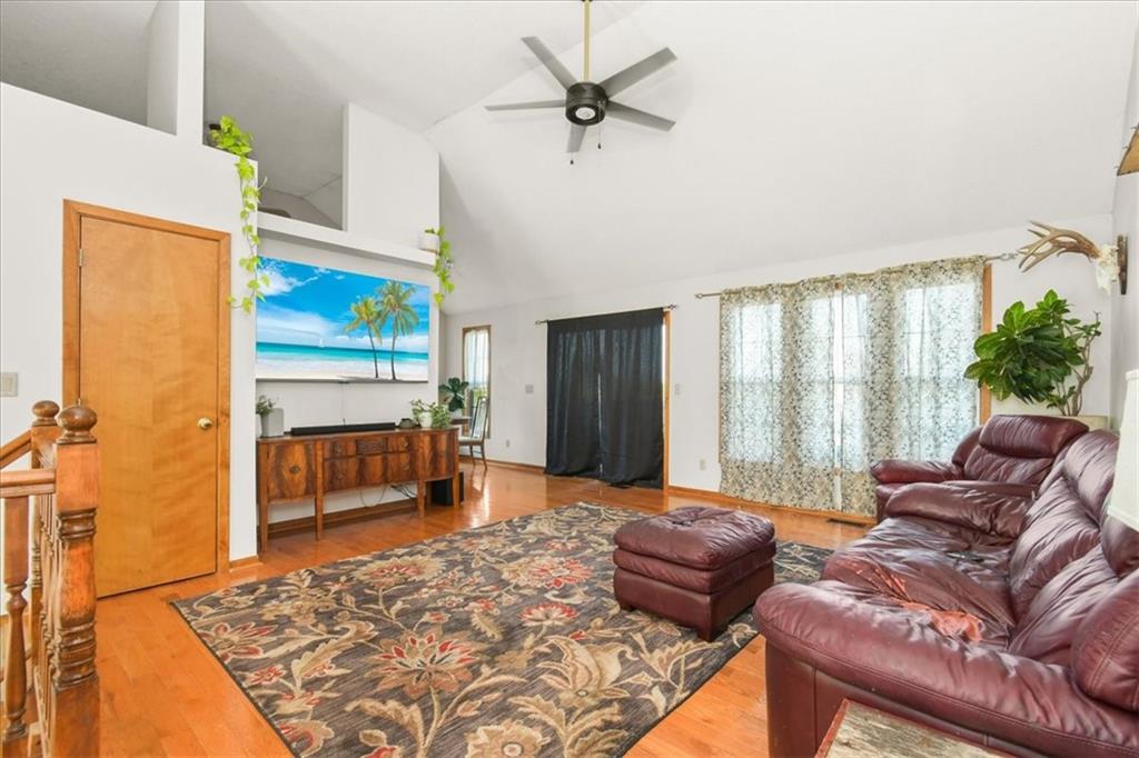 2338 Ne Overbrook Drive Property Photo 4