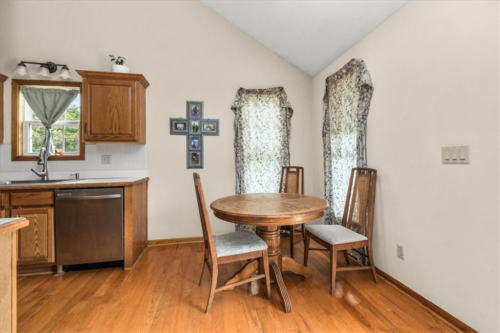 2338 Ne Overbrook Drive Property Photo 8