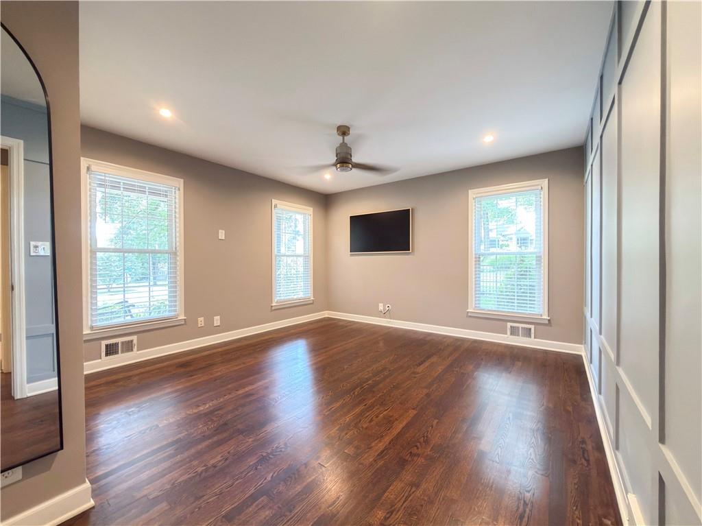 9704 Manor Road Property Photo 13
