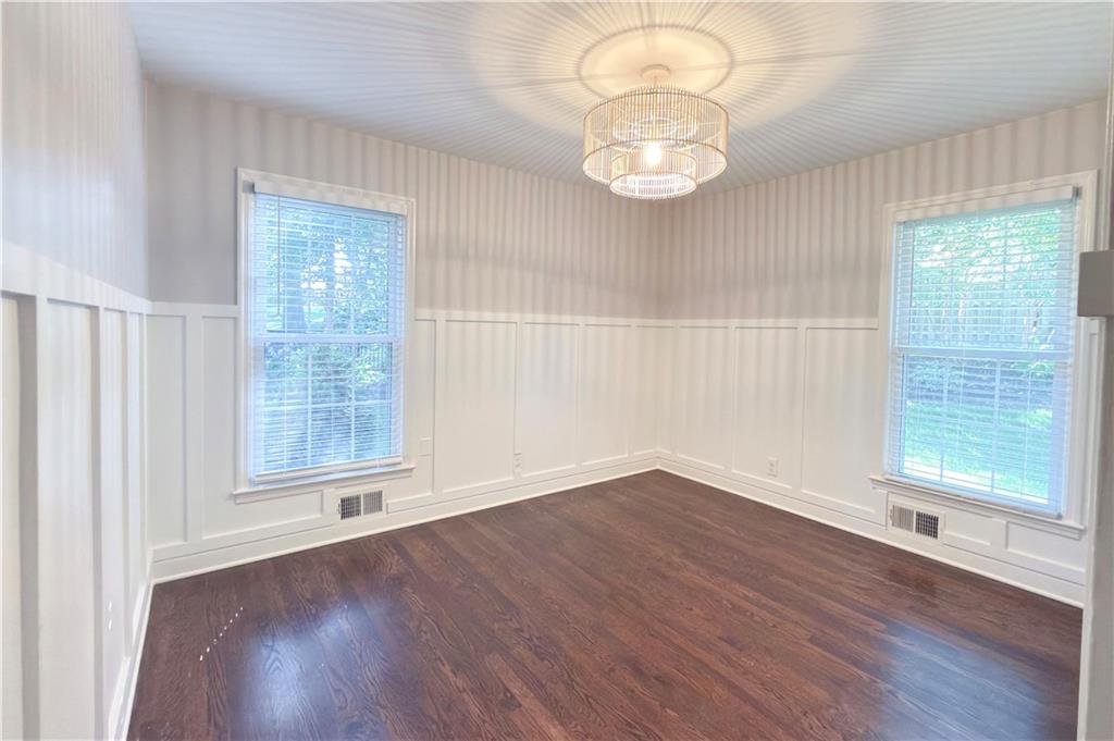 9704 Manor Road Property Photo 16