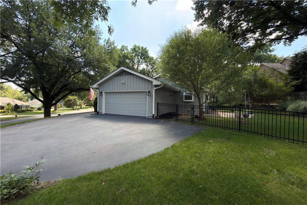 9704 Manor Road Property Photo 26