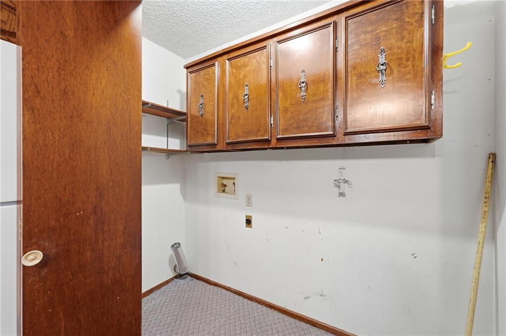 20104 Pickering Road Property Photo 12