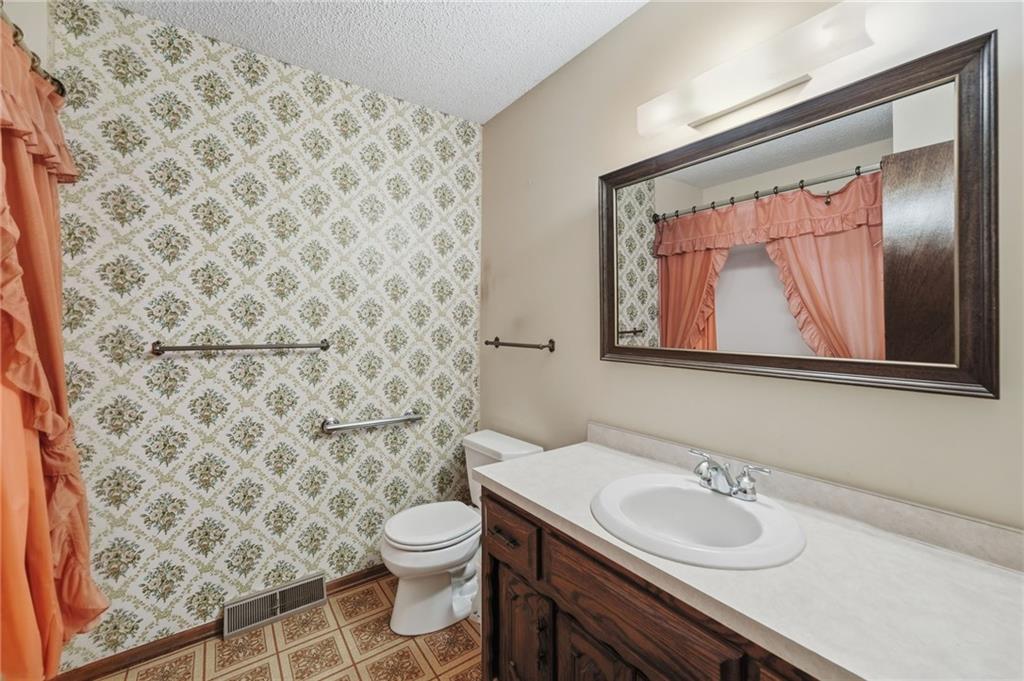 20104 Pickering Road Property Photo 27
