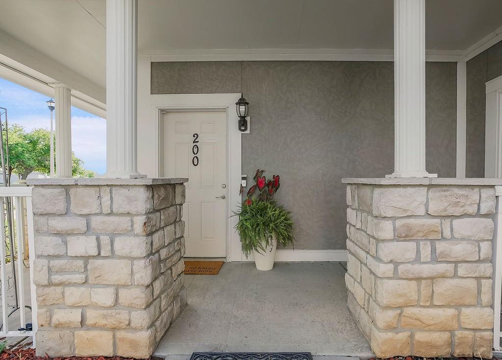 11701 S Roundtree Street Property Photo 3