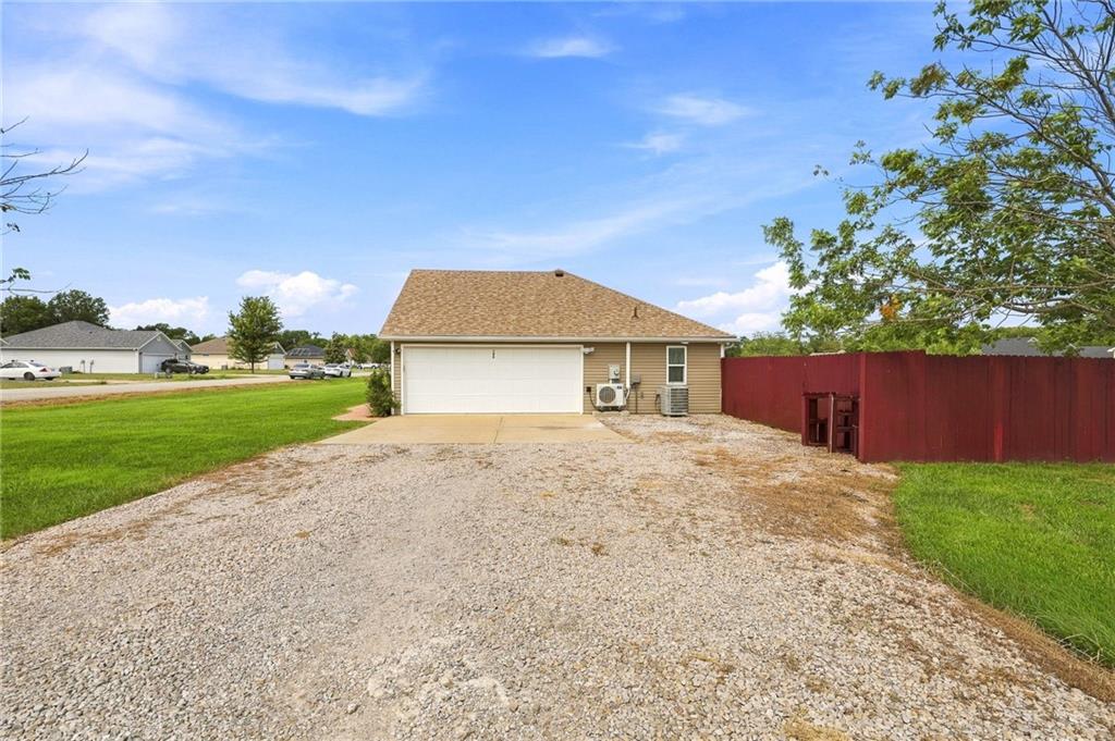 389 Se 971 Road Property Photo 3