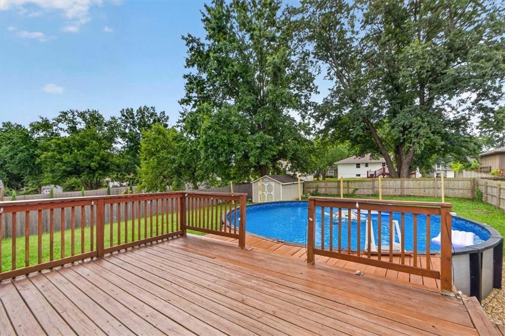 416 Ne Fox Trail Drive Property Photo 17