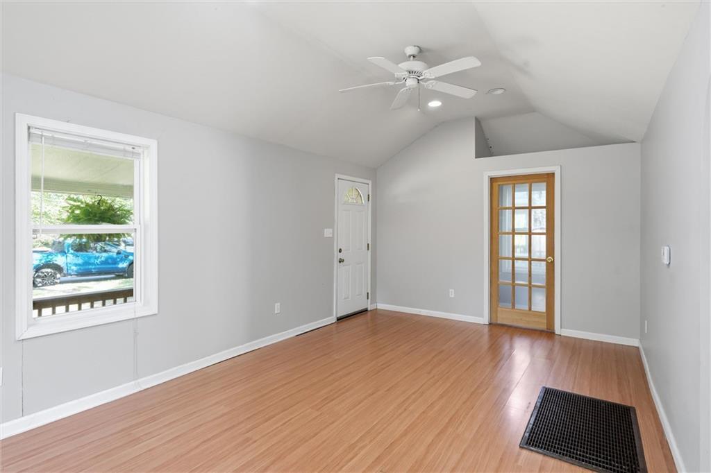 726 Alabama Street Property Photo 8