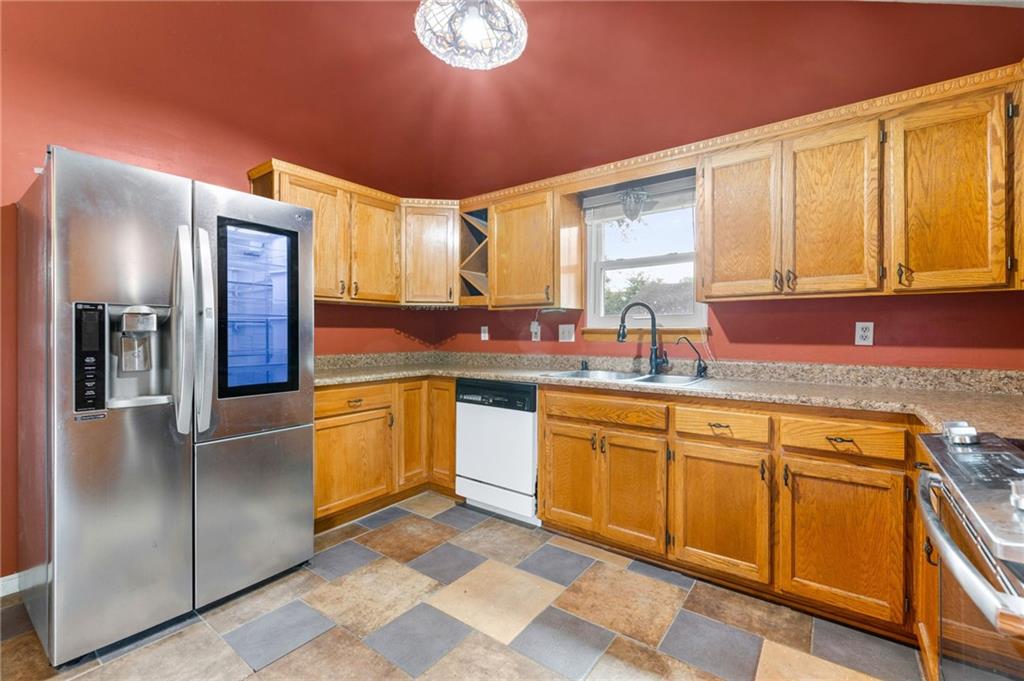 1832 Gates Drive Property Photo 6