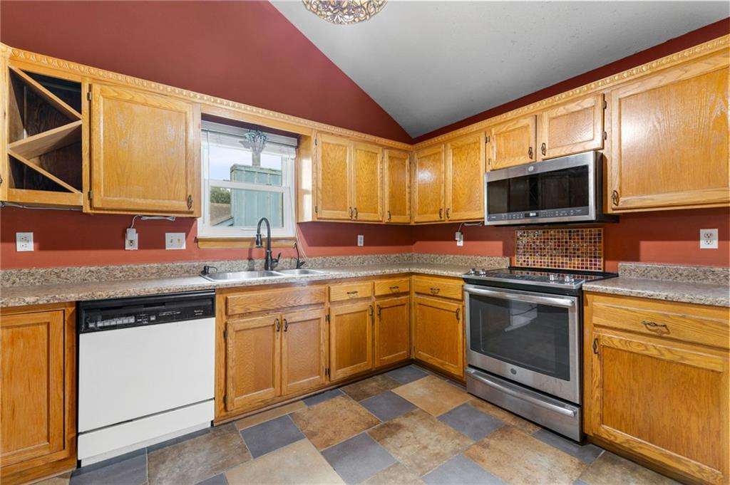 1832 Gates Drive Property Photo 7