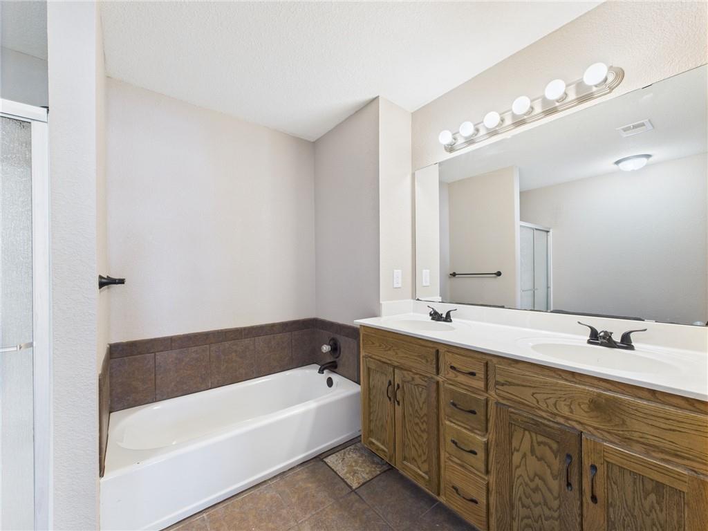 9337 N Main Street Property Photo 15