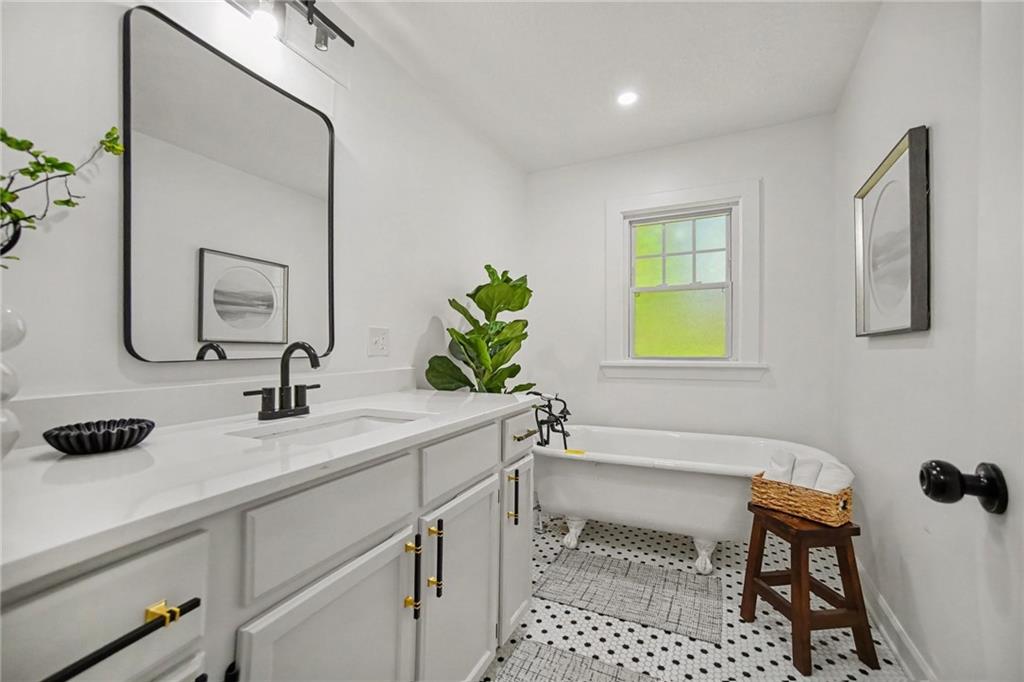 5000 Blue Ridge Boulevard Property Photo 3