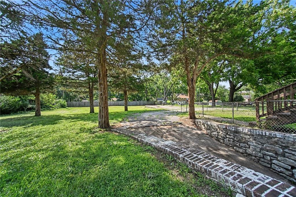 5000 Blue Ridge Boulevard Property Photo 24