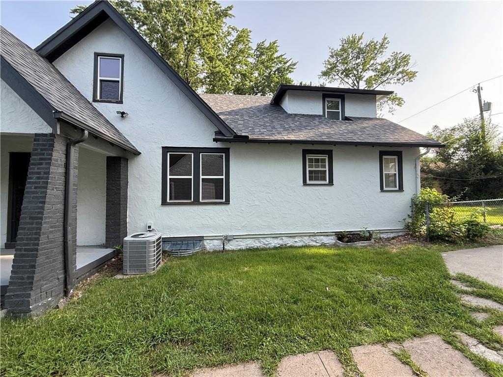 6445 S Benton Avenue Property Photo 3