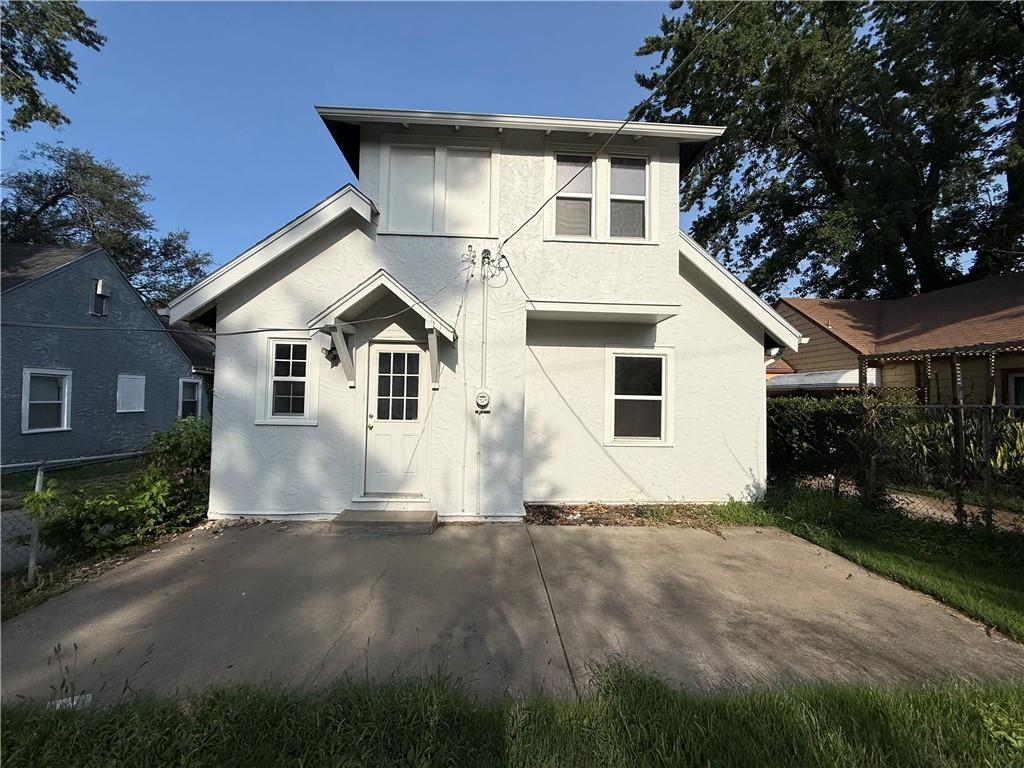 6445 S Benton Avenue Property Photo 4