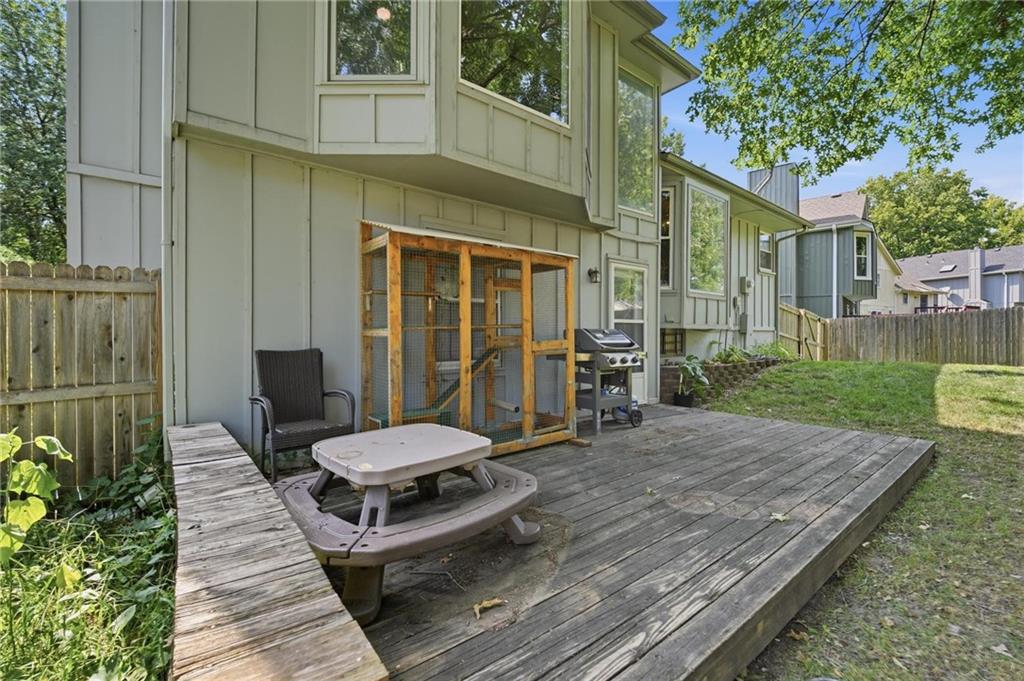 1004 N Keeler Street Property Photo 24