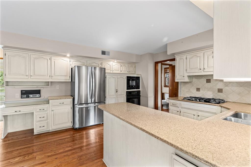 4965 Somerset Drive Property Photo 12