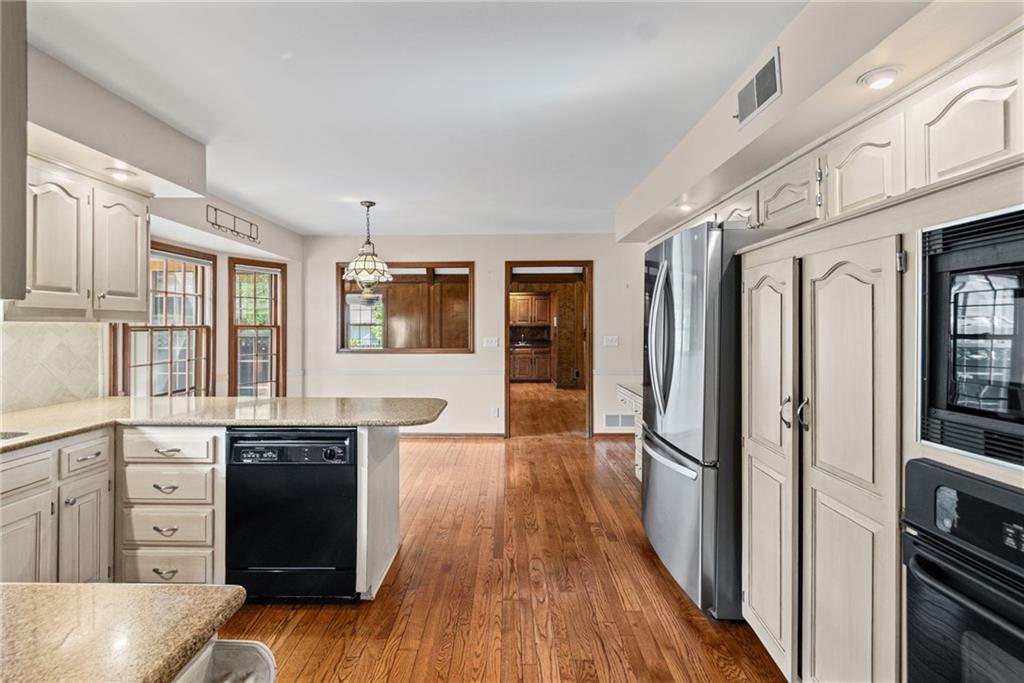 4965 Somerset Drive Property Photo 14
