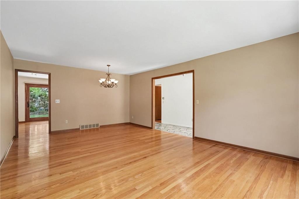 5716 W 97th Terrace Property Photo 7