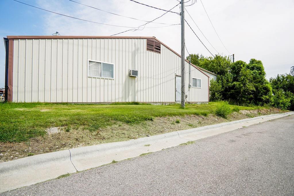 600 N Maple Street Property Photo 4