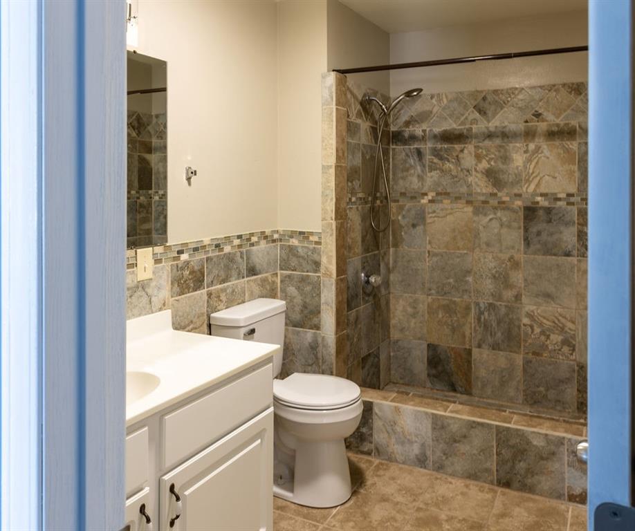 811 Powell Street Property Photo 10