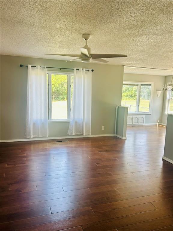 23027 Queens Road Property Photo 6