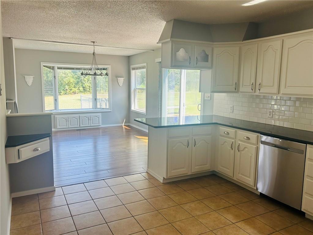 23027 Queens Road Property Photo 13