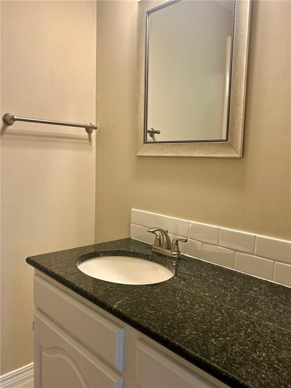 23027 Queens Road Property Photo 35
