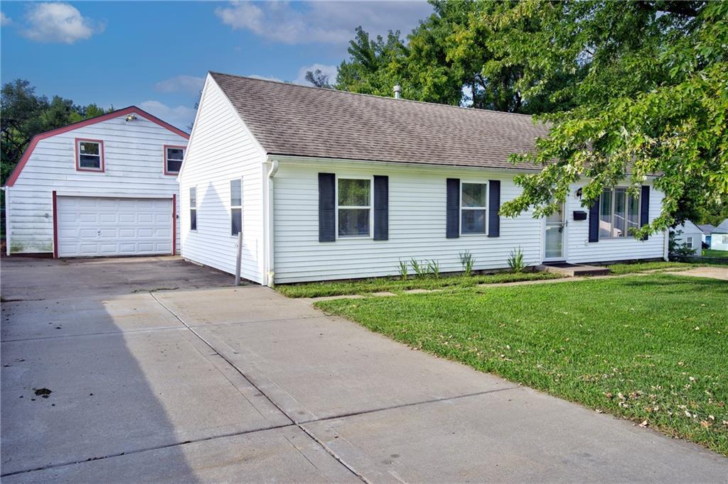 2401 Ne 58th Terrace Property Photo 1