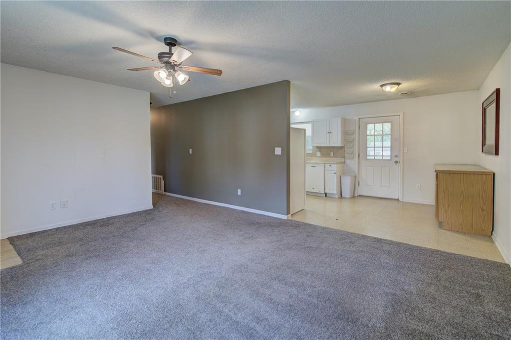 2401 Ne 58th Terrace Property Photo 2
