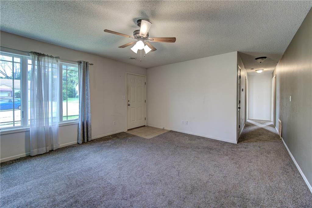 2401 Ne 58th Terrace Property Photo 3