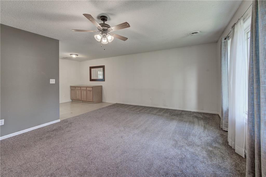 2401 Ne 58th Terrace Property Photo 4