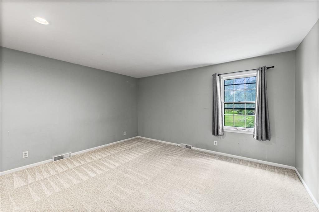 16042 Meadow Lane Property Photo 33