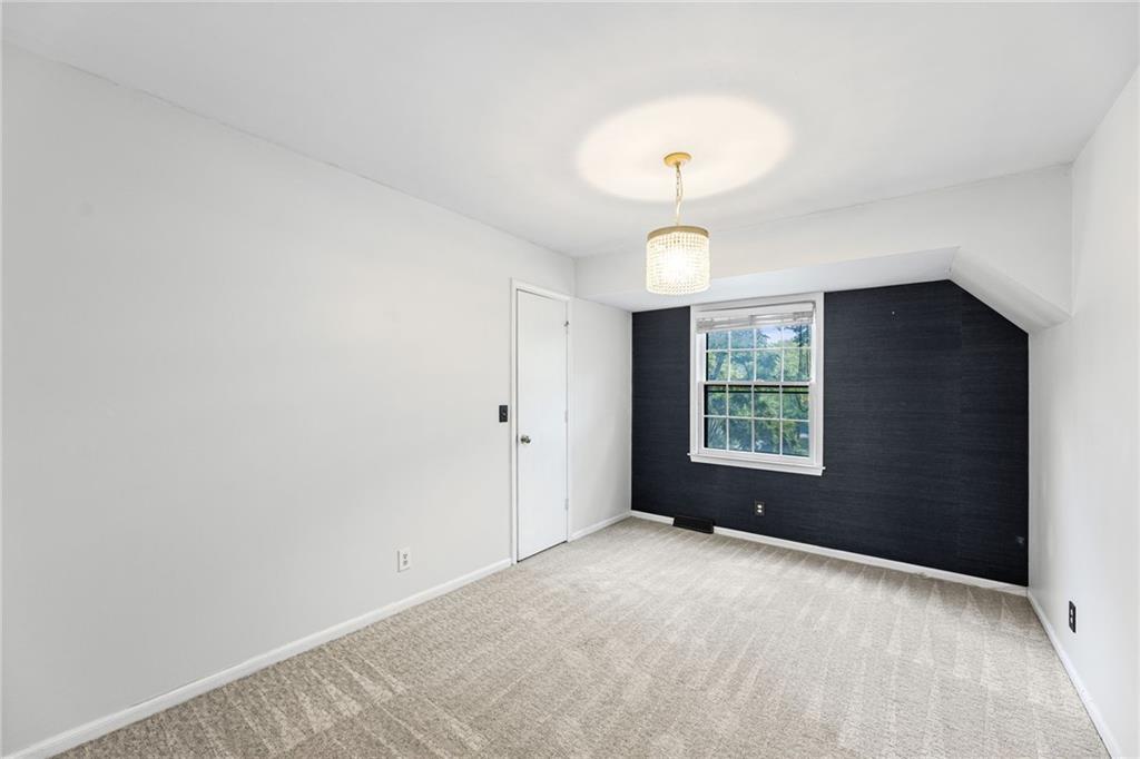 16042 Meadow Lane Property Photo 37