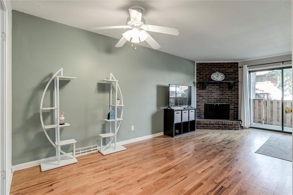 5516 W 97th Street Property Photo 6