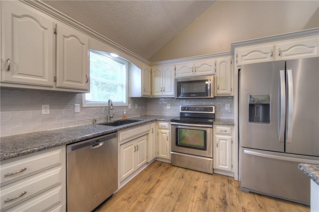 8706 N Carson Avenue Property Photo 6