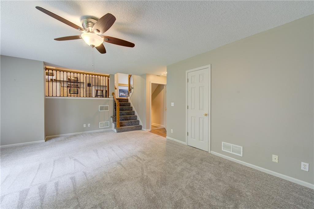 8706 N Carson Avenue Property Photo 11