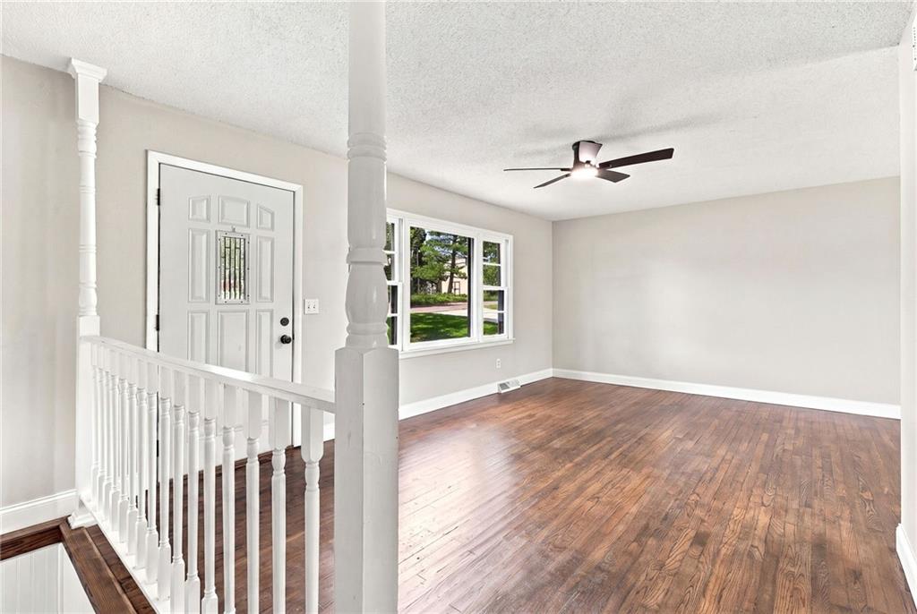 806 S Washington Avenue Property Photo 6