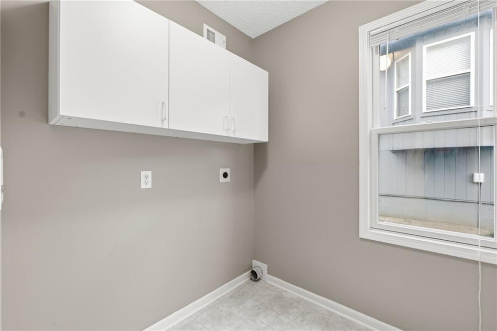 11945 S Monroe Street Property Photo 17