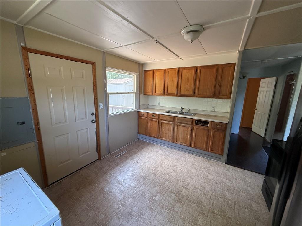 4529 N Forest Avenue Property Photo 3